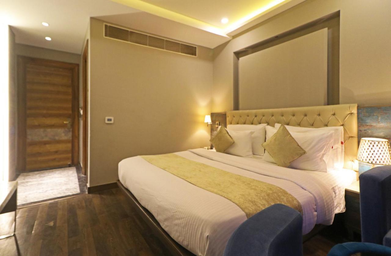 The Ivy Grand Hotel In City Centre With Free Secured Parking Νέο Δελχί Εξωτερικό φωτογραφία