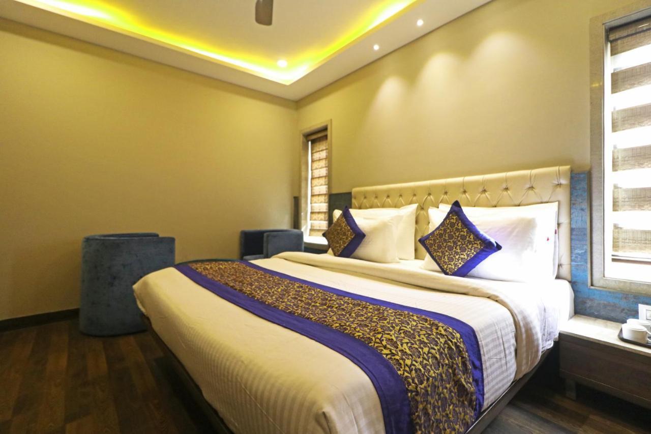 The Ivy Grand Hotel In City Centre With Free Secured Parking Νέο Δελχί Εξωτερικό φωτογραφία